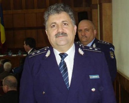 Procurorii au găsit două maşini de serviciu şi documente secrete în casa fostului şef al Poliţiei Cernavodă